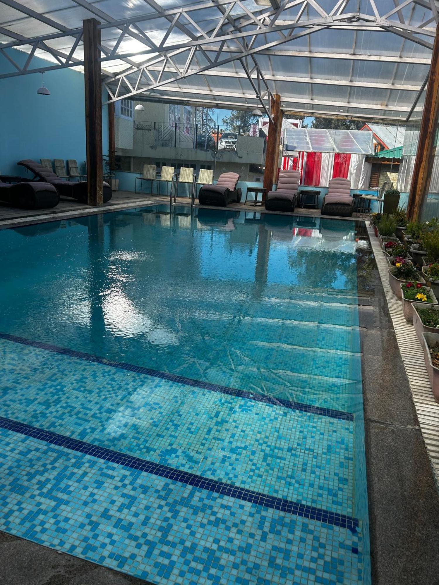 Royal Tulip Luxury Hotel, Kufri, Шимла Экстерьер фото