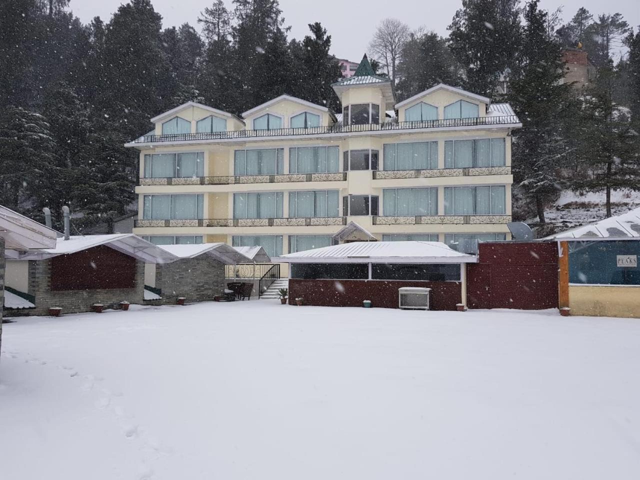 Royal Tulip Luxury Hotel, Kufri, Шимла Экстерьер фото